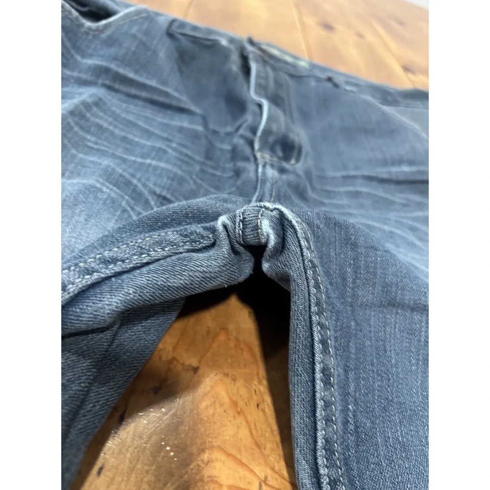 EMCEE Premium Denim step out